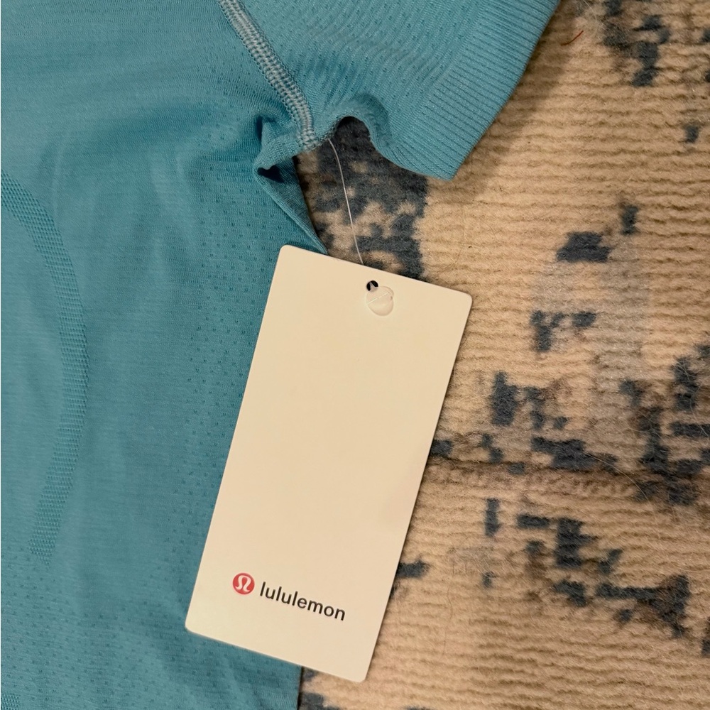 NWT LULULEMON SWIFTLY TECH TOP - Picture 2 of 4